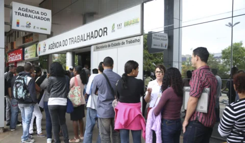 PNAD: Renda média do trabalhador cai e desempregados ainda são 12 milhões