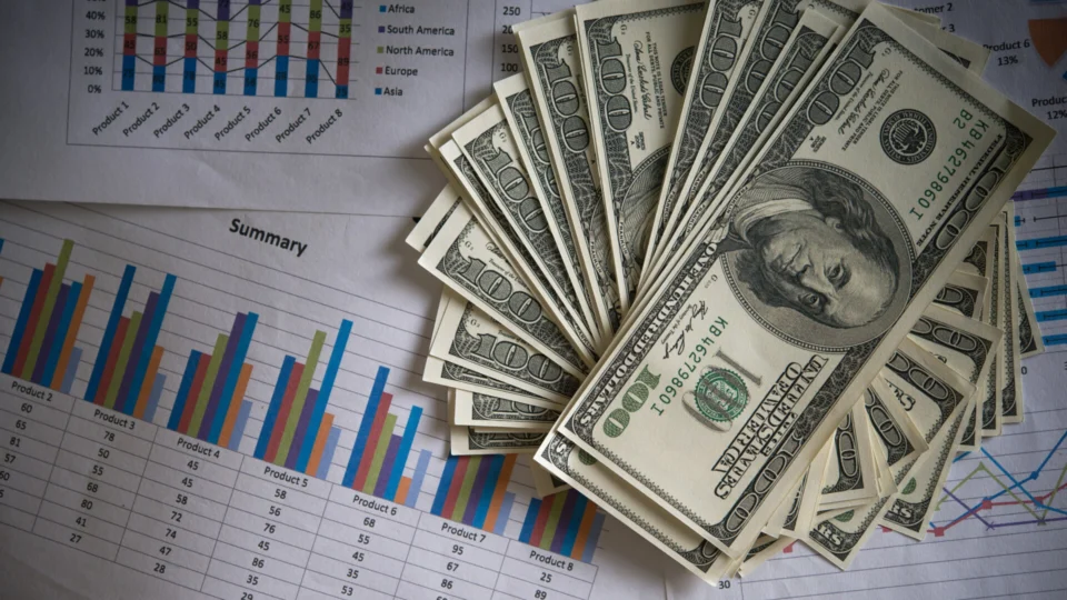Investimentos estrangeiros têm queda de quase 40% em 9 meses refletindo a desaceleração da economia global