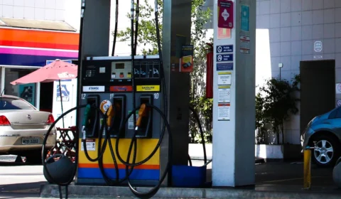 Preços da gasolina e do etanol continuam subindo no País