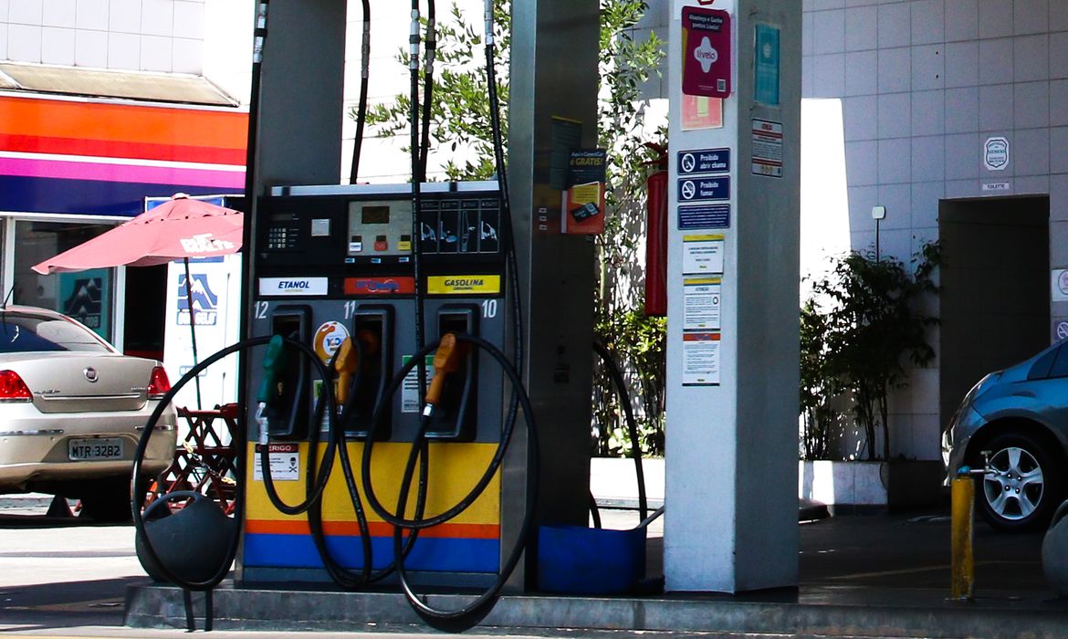 cenário econômico, desaceleração da inflação, preço da gasolina, inflação combustíveis