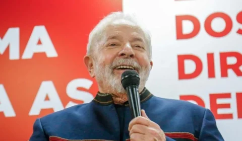 Dólar desaba um dia após Datafolha indicar Lula com 54% dos votos válidos