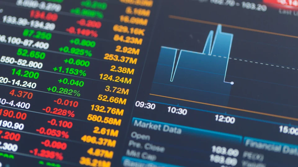 Em semana de ‘Super Quarta’, índices futuros operam em trajetória positiva nesta 2ª