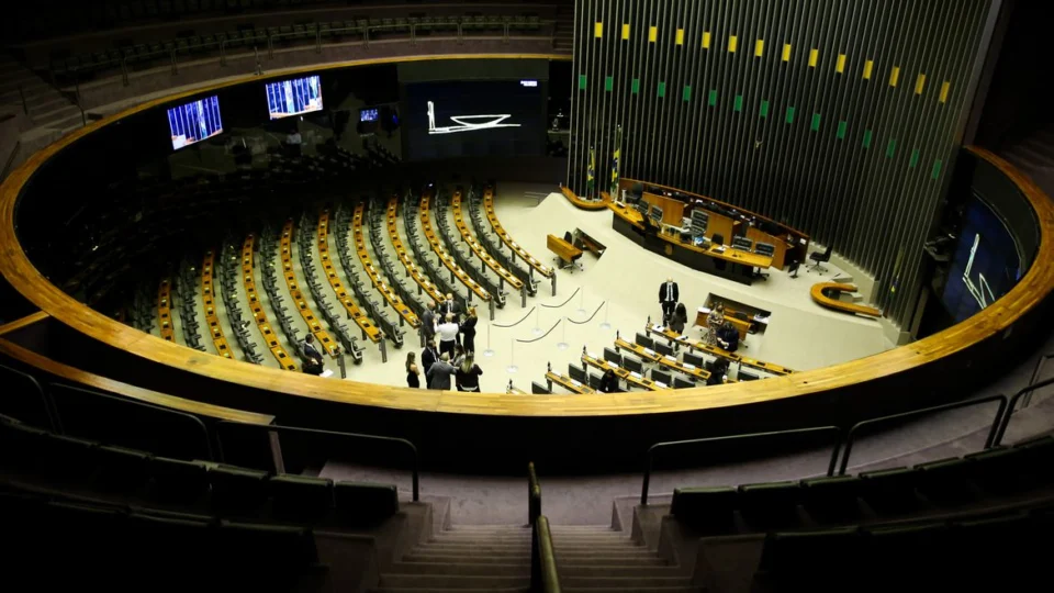 Câmara dos Deputados aprova multa para contratação de empréstimos consignados sem autorização