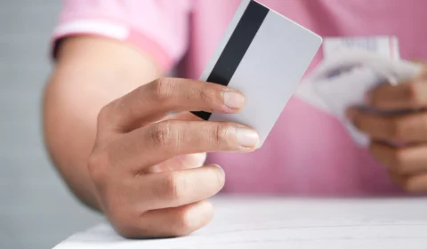 Endividamento das famílias chega a nível recorde e Febraban anuncia que crédito deve ficar ainda mais caro