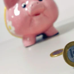 Poupança volta a registrar captação positiva em maio em meio ao Desenrola 2.0