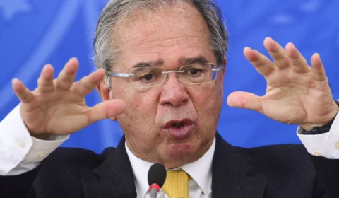 Plano de Guedes para atacar salário mínimo, aposentadorias e outros direitos do cidadão ocorre desde o início do governo