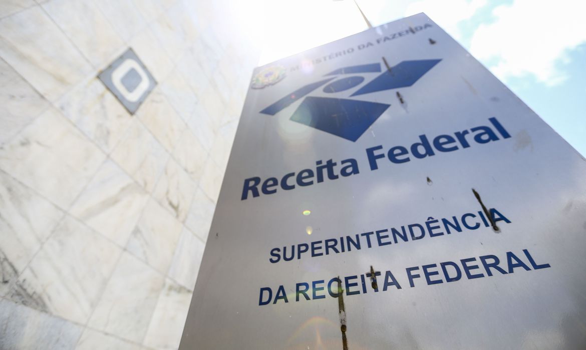 dividendos, arrecadação federal, Fazenda e Receita abrem editais para facilitar negociação de dívidas a grandes corporações