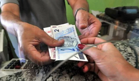 Pagamento do 13º salário deve injetar até R$ 321 bilhões na economia