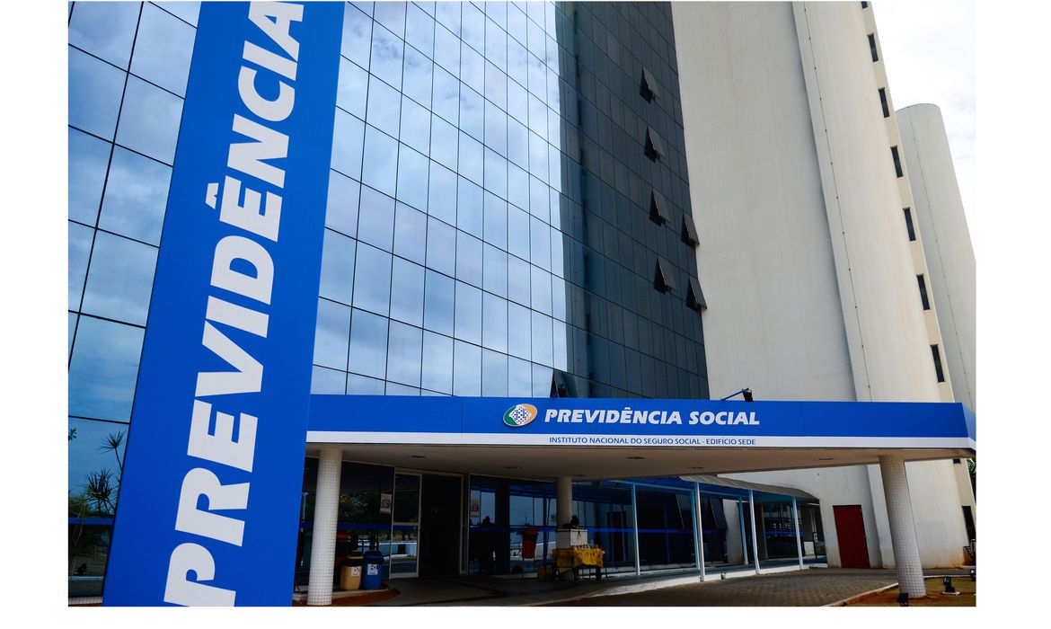 13º salário, consignado, inss, aposentados e pensionistas, aposentadoria do INSS, benefícios previdenciários, crédito extraordinário, prova de vida, previdência social, Instituto Nacional do Seguro Social, INSS, empréstimo consignado