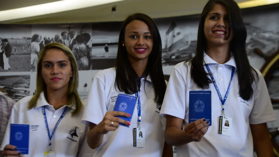 MP do governo distorce proposta de vagas para jovens