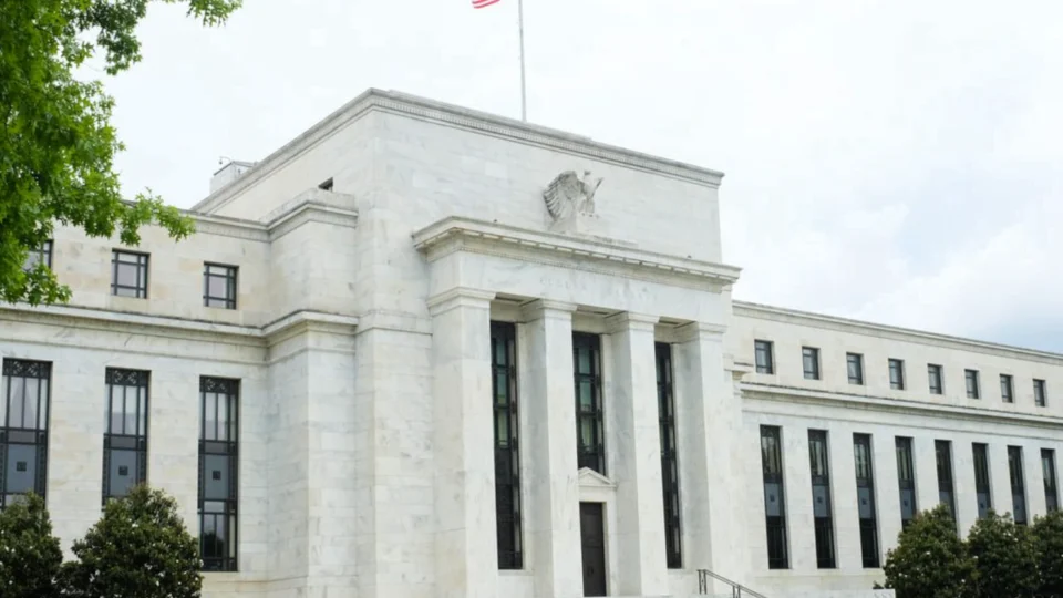 Ata do Fomc mostra consenso na alta de juro em 0,5 ponto percentual nas próximas duas reuniões do Fed