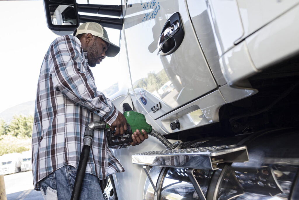 Óleo diesel cai pela 4ª vez em cinco semanas e acumula recuo de 4,5%