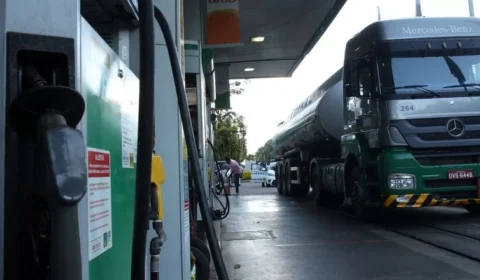 Aumento do diesel pressiona inflação e, pensando nas eleições, governistas já falam em subsídio