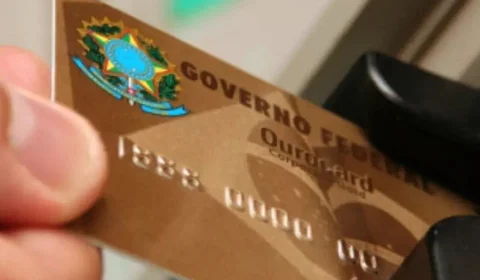 Afinal, como funciona o cartão corporativo? Bolsonaro gastou R$ 4,2 mi em 25 dias