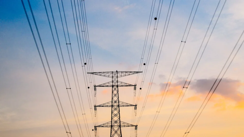 Multas de usinas de energia contratadas em caráter emergencial passam de R$ 400 milhões