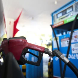 Conselho aprova aumento de etanol na gasolina; veja quais carros podem sentir os efeitos