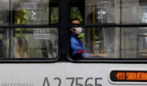 Setor de serviços cresce 3,1% em dezembro, atinge patamar recorde e fecha 2022 com alta de 8,3%