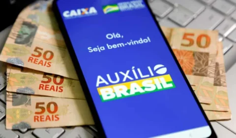 Auxílio Brasil eleitoreiro de Bolsonaro é ineficaz no combate à pobreza, afirma TCU. ‘Quase um crime confesso’, diz Haddad