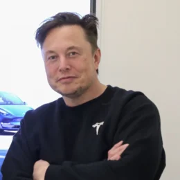 Elon Musk se torna o primeiro trilionário do mundo
