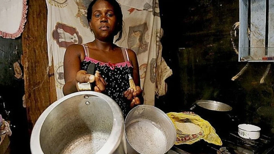 Falta de comida atinge 1 em cada 4 brasileiros e, por outro lado, produção de grãos aumenta no país