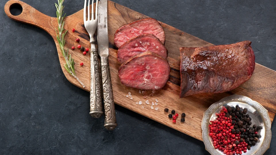 Carne bovina tem a maior queda no preço desde 2018 e consumo aumenta