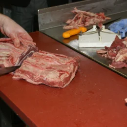 Governo fala em adotar reciprocidade caso não consiga reverter veto à carne na UE