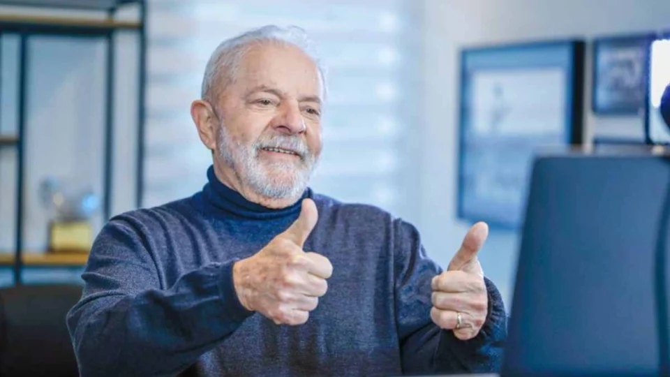 Lula mantém liderança na corrida presidencial, com 44% das intenções de voto, mostra pesquisa Quaest