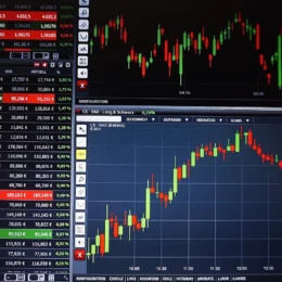 Ibovespa recua mais de 2% e volta a sentir pressão do cenário externo e das tarifas dos EUA