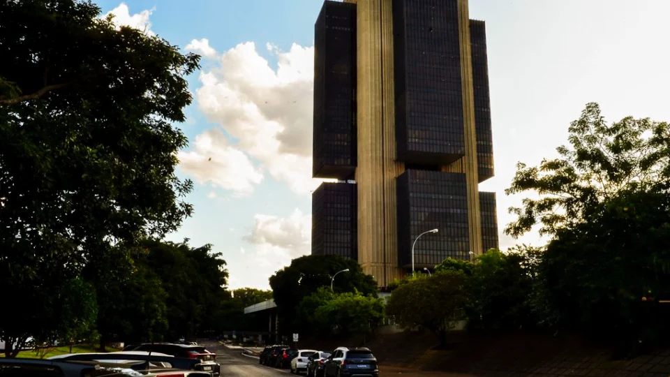 Cinco maiores bancos do País concentram 81,4% do mercado de crédito, segundo relatório do BC