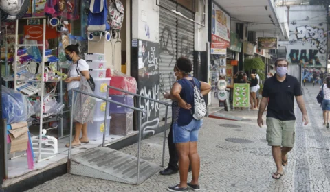 Em agosto, vendas no varejo variam -0,1%