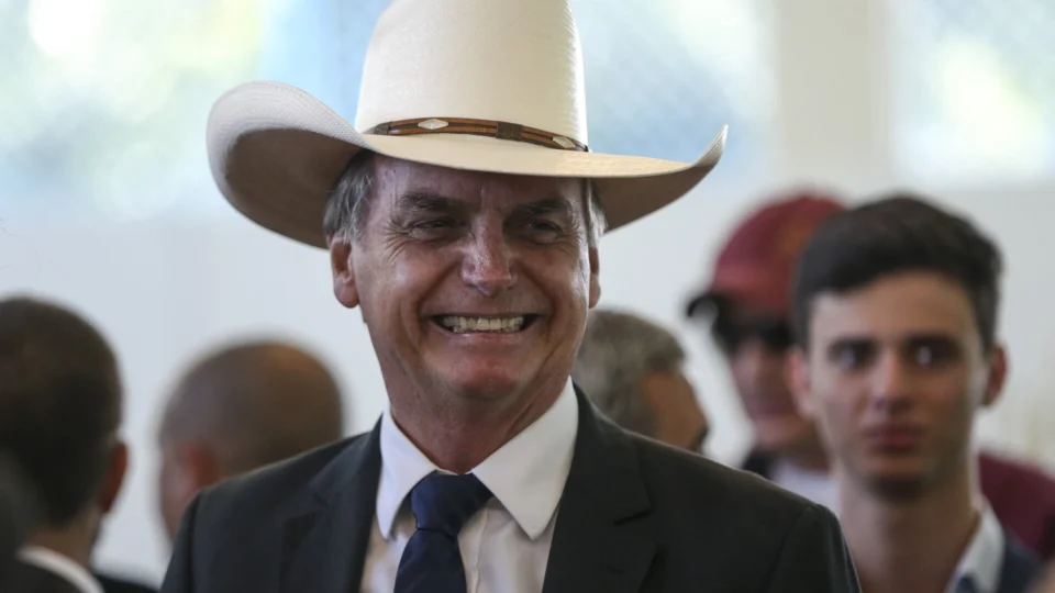 Bolsonaro dispara ofensa aos nordestinos, associando vitória de Lula na região a analfabetismo de eleitores