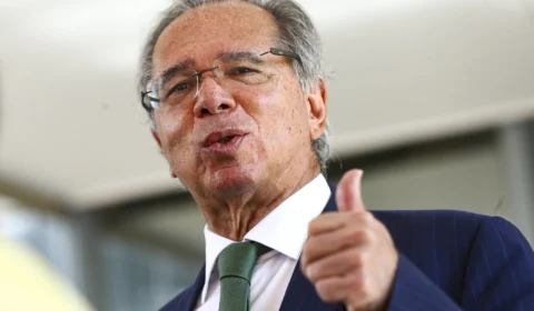 Para ajudar Bolsonaro a se reeleger, Paulo Guedes mente sobre números do crescimento econômico do Brasil