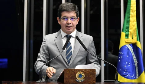 Randolfe diz que PL da reoneração da folha deve ser enviado ao Congresso esta semana