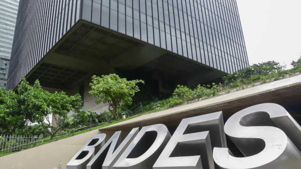BNDES é eleito destaque econômico de 2024 por conselho de economistas