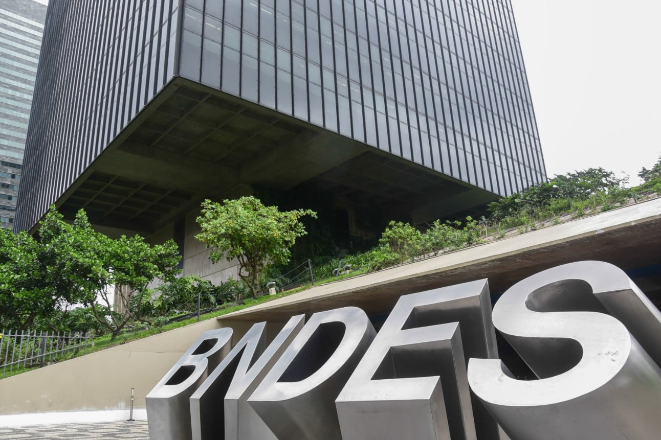 Petrobras; Prêmio Nobel, energia renovável; BNDES financiou empresas com atos golpistas, desembolso do BNDES, serviços de engenharia, energia solar