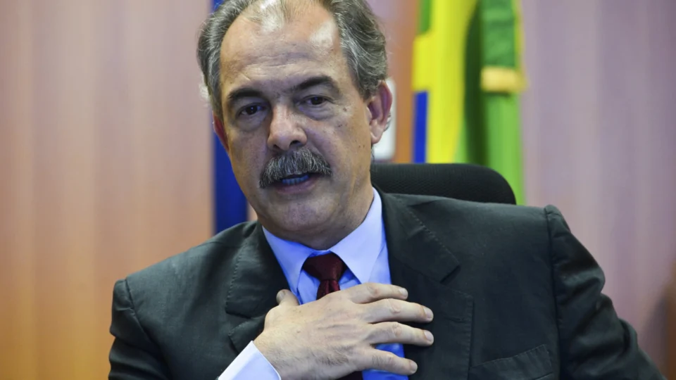 Presidente do BNDES propõe taxar bets para aumentar arrecadação