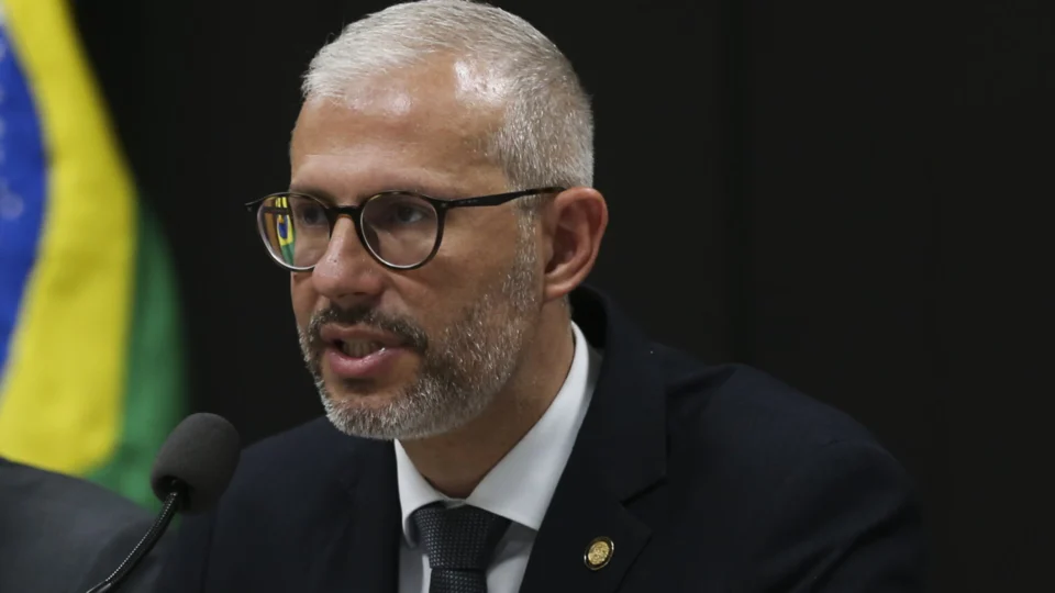 Sem dinheiro, universidades federais já anunciam problemas para pagar bolsistas e despesas básicas em dezembro