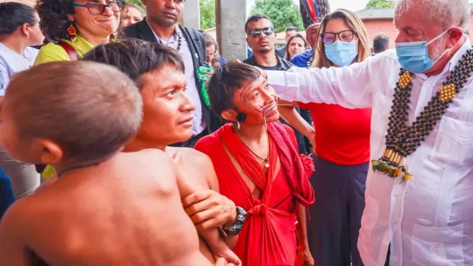 Programa Mais Médicos vai recrutar profissionais para prestar assistência aos povos Yanomami