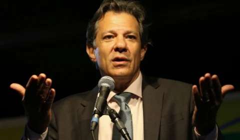 Fernando Haddad afirma que taxa de câmbio e de juros são variáveis importantes para o investidor ter previsibilidade