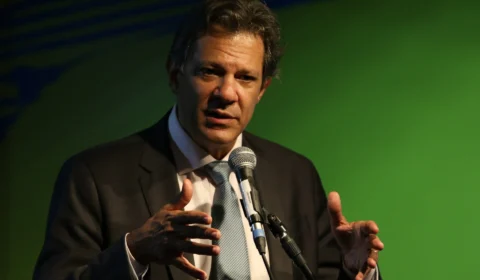 Governo consegue avançar na articulação pela aprovação da nova regra fiscal. Reação de líderes ao projeto “foi muito boa”, segundo Haddad