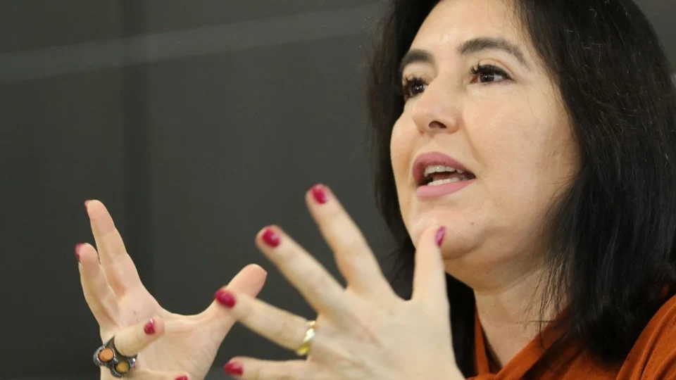 Simone Tebet diz que bloqueio de R$ 1,7 bi para cumprir teto de gastos não vai atingir Saúde e Educação