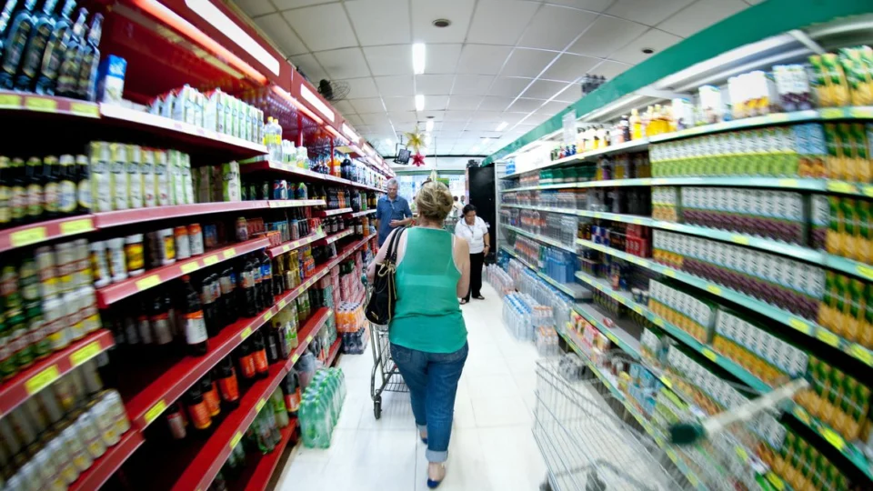 Preço da cesta básica cai em 13 das 17 capitais pesquisadas