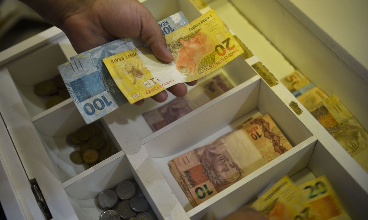 obrigações tributárias, pagamento de dividendos, contas do governo, mercado financeiro, 123milhas