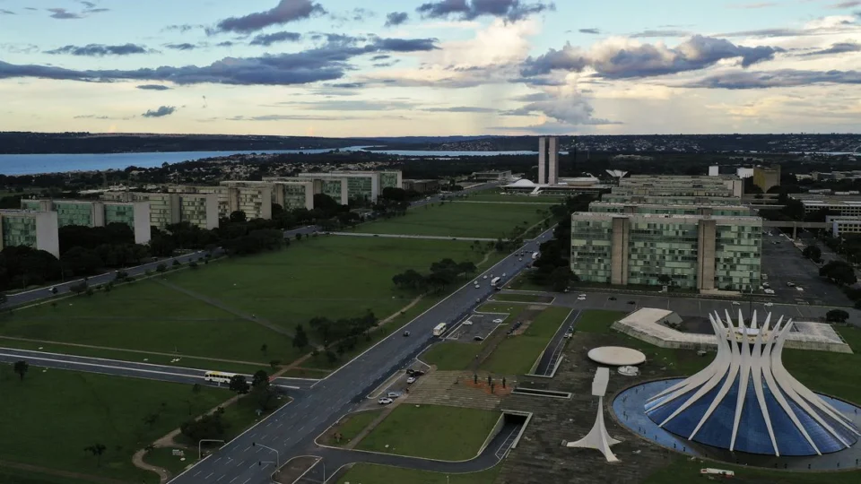 Servidores federais vão ter aumento salarial de 9% em maio, o primeiro desde 2016