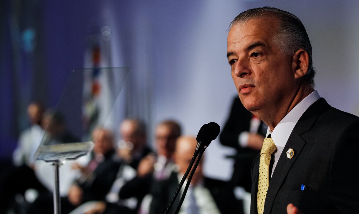 Governo mantém vaga de Gleisi indefinida ao divulgar lista de novos ministros