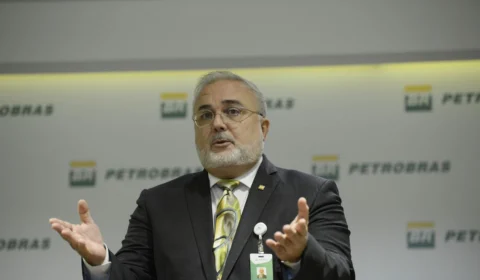 Lula demite Jean Paul Prates do comando da Petrobras. Magda Chambriard, ex-diretora da ANP, deve assumir cargo