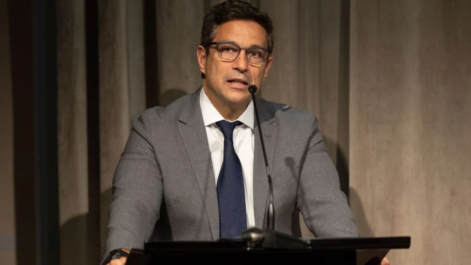 Ex-presidente do BC, Campos Neto assumirá cargo na cúpula do Nubank e é criticado nas redes
