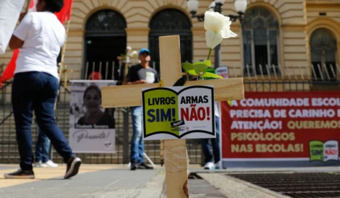 Deputado petista quer propor imposto sobre propriedade de arma de fogo para bancar ações de combate à violência nas escolas
