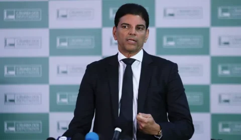 Arcabouço fiscal terá outro nome e punição mais dura em caso de descumprimeto das metas, diz relator
