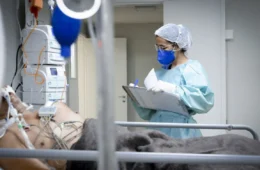 Curso de medicina mal avaliado pode sair do Fies e ter que cortar vaga; entenda